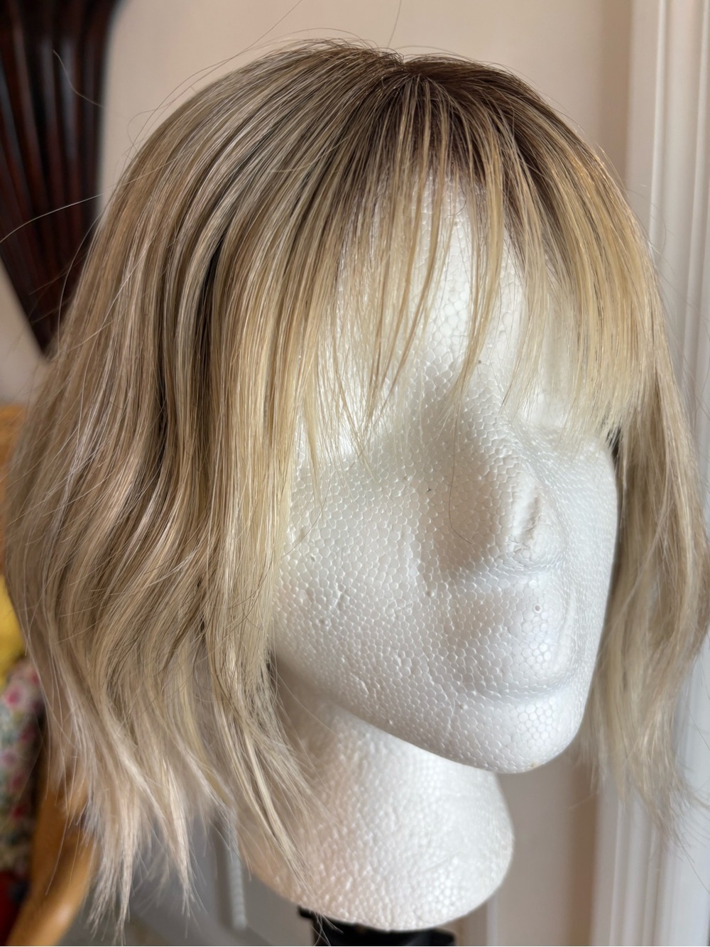 RENE OF PARIS ROSANNA Heat Friendly Synthetic Wig! Billionaire Blonde Rooted.